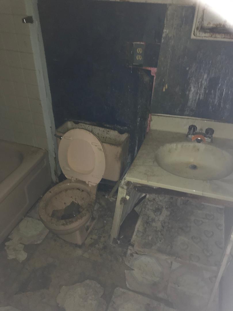 The before image of 2nd bathroom